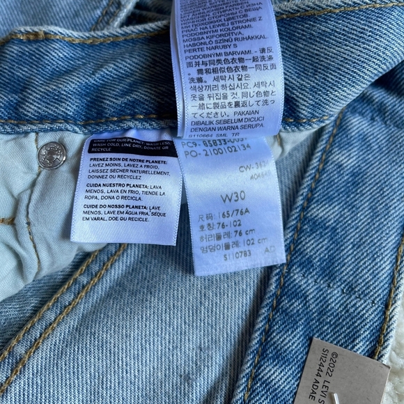 NWT Levi's 501 High Rise Mid Thigh Shorts Size 30 - Picture 10 of 10